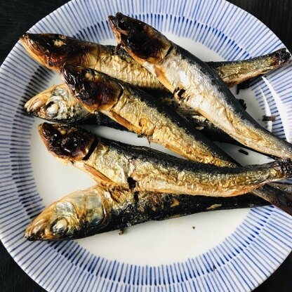 少し柔らかめに焼きました。
めざしは美味しくて栄養価が高いので良いですね。